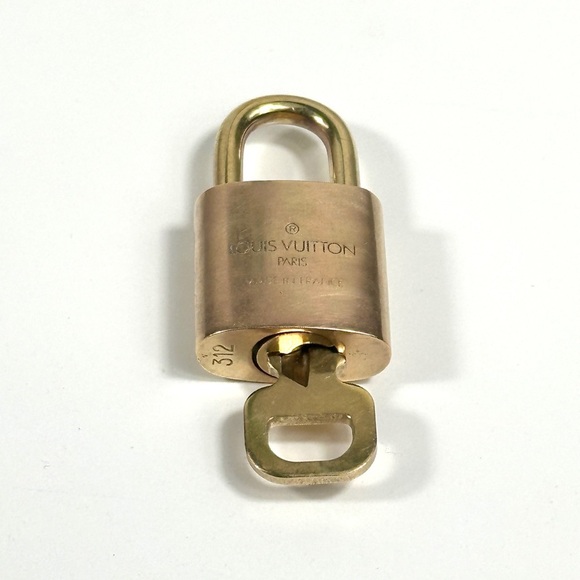 Louis Vuitton lock with key 312 - Picture 2 of 3